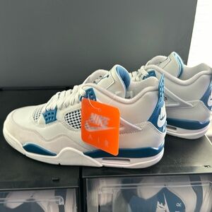 Air Jordan 4 Retro Military Blue